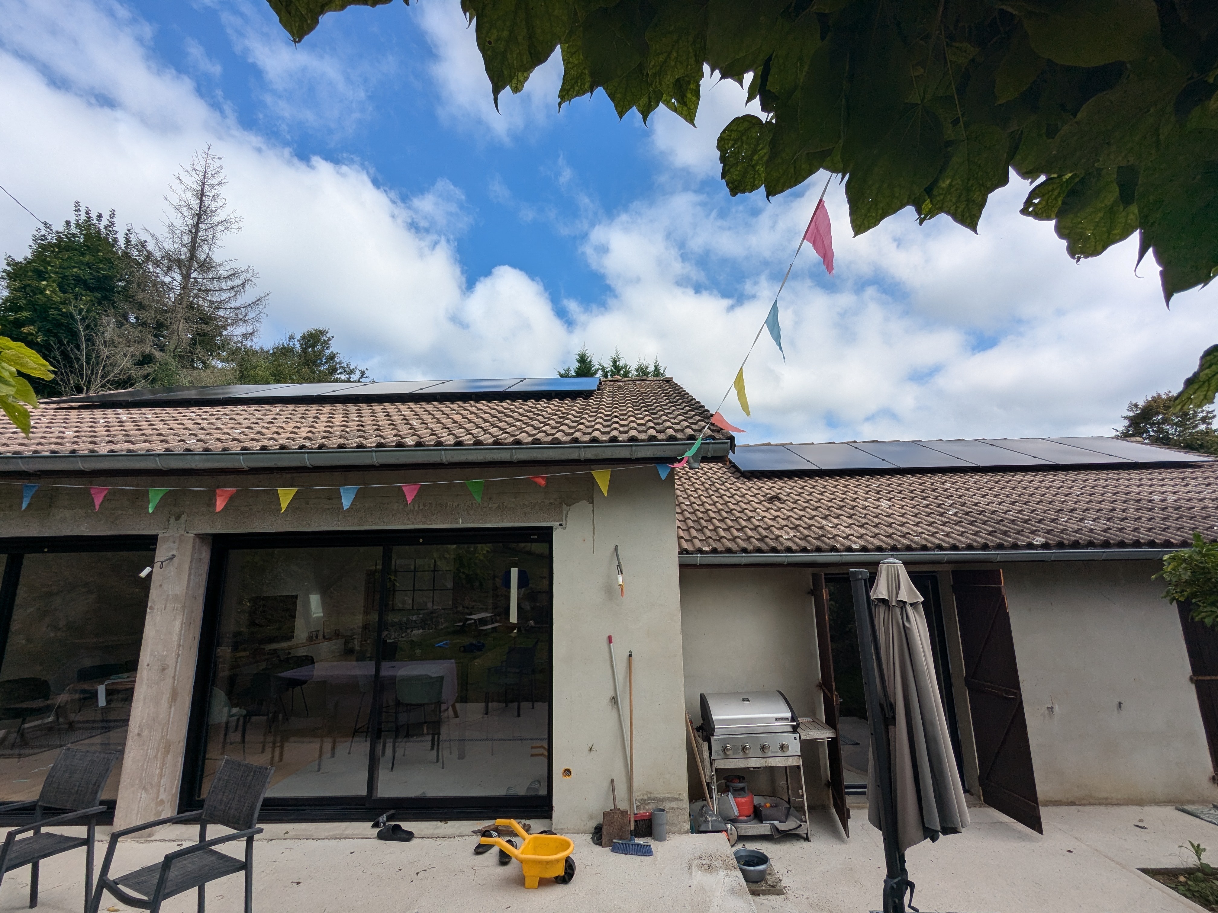 Mise en place de panneaux solaires photovoltaïques